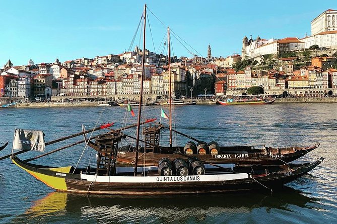 Porto to Lisbon Up to 4 Stops: Aveiro, Nazare, Fatima & Obidos - Nazaré: Sítio views, Praia do Norte energy, and classic coastal culture