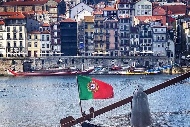 Porto to Lisbon Up to 4 Stops: Aveiro, Nazare, Fatima & Obidos - Aveiro: canals, boats, and the taste of ovos moles