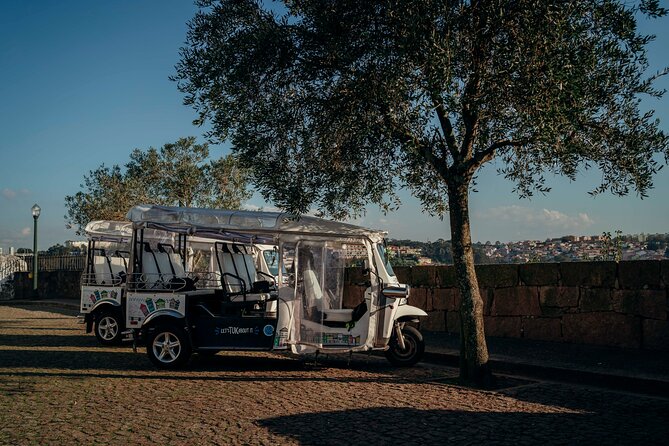 Porto Tuk Tuk: Clérigos, Seaside & Viewpoints - with Options - Key highlights you’ll care about