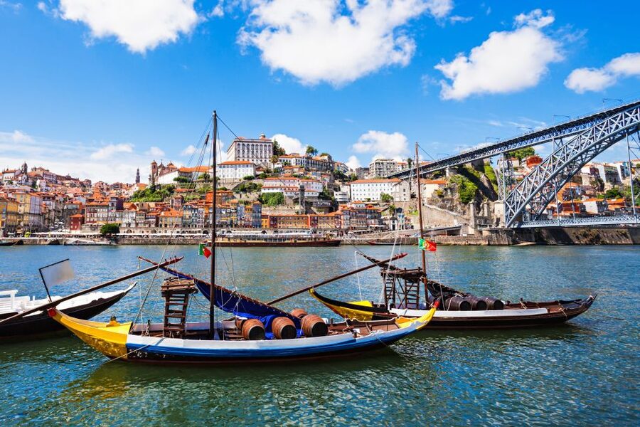 Porto: Tuk-Tuk Tour, Douro River Cruise, and Wine Tasting - Avenida dos Aliados, Santa Catarina, Batalha: what the tuk-tuk shows you