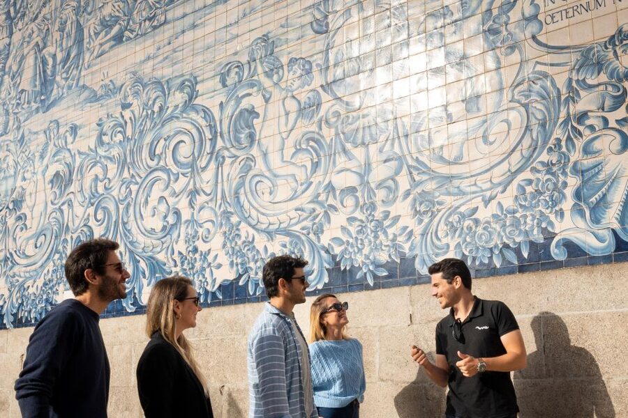 Porto: Walking Tour, Lello Bookshop, Boat and Cable Car - A 4-hour Porto plan that hits the city’s big visual beats