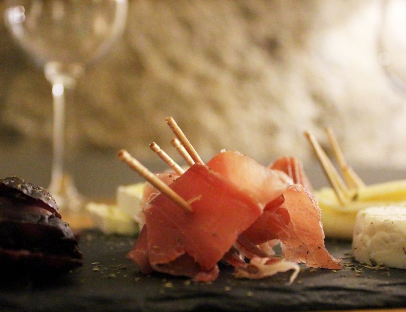 Porto: Wine Tasting with Tapas Walking Tour - Who should book this Porto Port and tapas walk