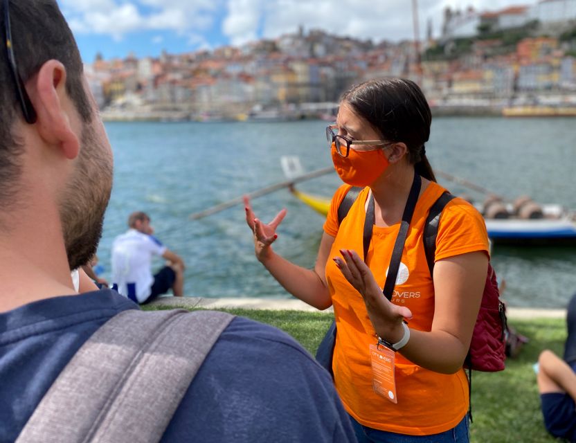 Porto: Wine Tasting with Tapas Walking Tour - Taste Like an Expert, without acting like one