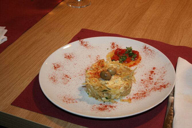 Portuguese Cooking Class in Porto with Portuguese Wine - What to expect from the pacing, from cooking to sitting down