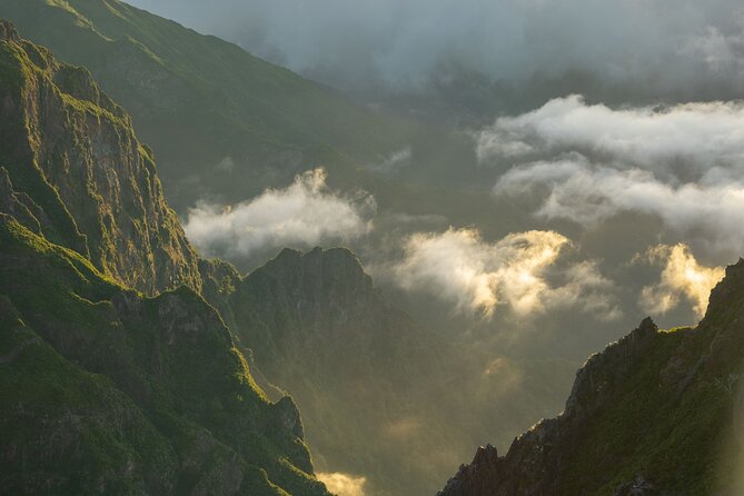 PR1 Sunrise Pico do Arieiro Self-Guided Hiking Transfer - PR1 Stairway to Heaven: what to expect on the climb and descent