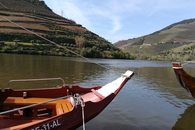 Premium Douro Valley Small-Group Tour, Wine Tasting, Lunch & Boat - Stop 2: A 1-Hour Wooden Boat Trip on the Douro