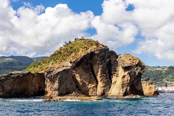Private boat tour of the islets in Vila Franca do Campo - Islet of Vila Franca do Campo: what the guide helps you notice