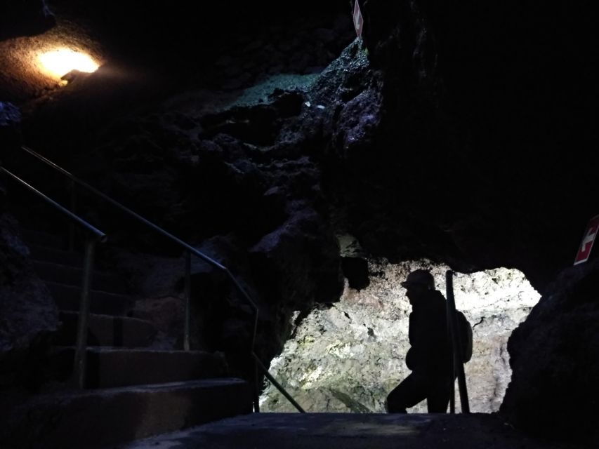 Private Caves tour with a Geologist - Cheese tasting and local farm flavors between the geology