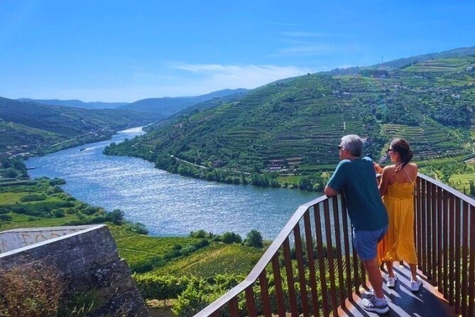 Private Douro 4x4 Adventure from Porto with Deluxe Pic nic - Miradouro de Sao Leonardo de Galafura picnic stop with time to breathe