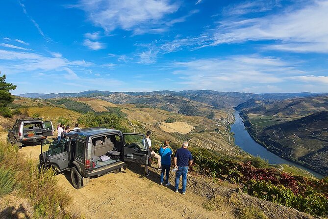 Private Douro and Porto 4x4 Tour with Wine Tasting and Boat Trip - Why a 4x4 Douro day in Pinhão beats the usual bus route
