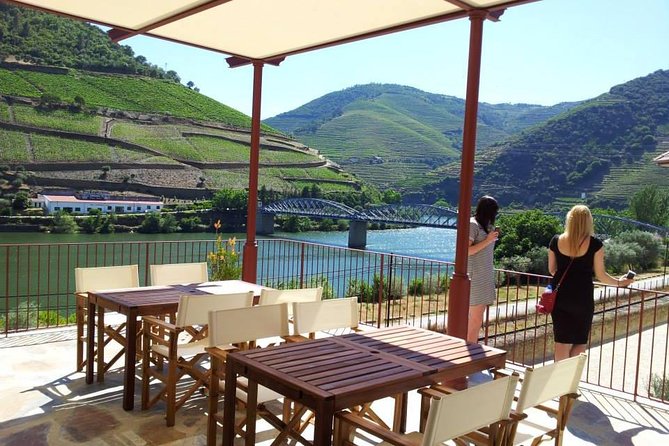 Private Douro Valley Wine Tour: 2 Wine Estates, Lunch and Cruise - The drive to the Douro, coffee stop, and the road you actually want