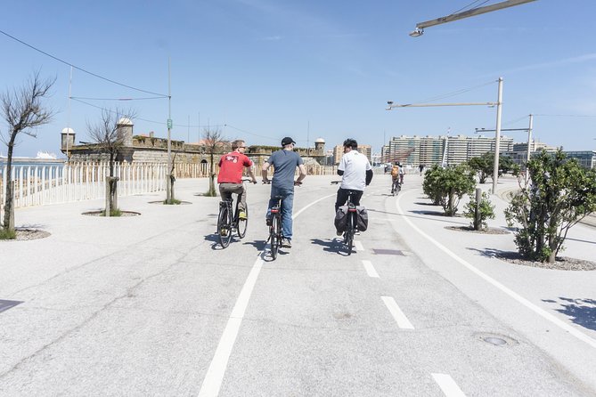 Private e-Bike Tour in Porto – Explore Riverside, Beaches & Parks - Arrábida Bridge and Cantareira: the riverfront working side of Porto