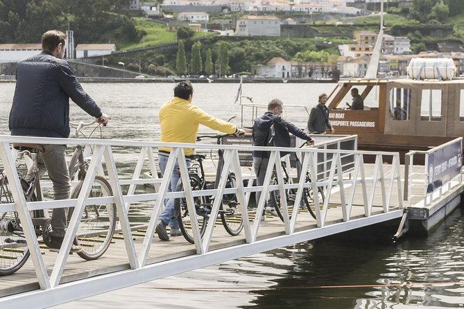 Private e-Bike Tour in Porto – Explore Riverside, Beaches & Parks - When the ride turns green: Parque da Cidade and Pasteleira Urban Park