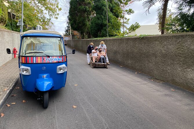 Private Express Tuk Tuk Tour Funchal Old Town & Toboggans - Associação dos Carreiros do Monte: where the toboggan ride really happens