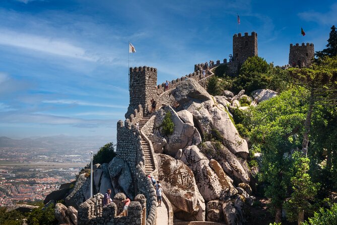 Private Getaway in Sintra - Through the Hills to the Coast - Pena Palace and the Moorish viewpoints: start big, start high