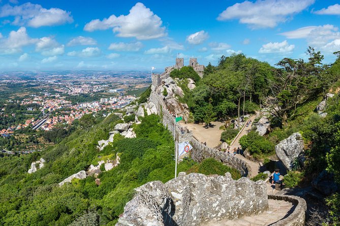 Private Half Day Tour to Sintra and Pena Palace from Lisbon - Castelo dos Mouros: Moorish Castle for big views, short time
