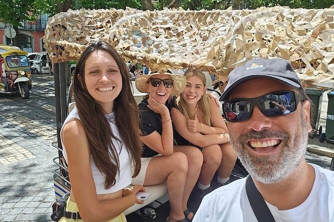 Private tuk tuk tour in old city Lisbon (Standard-1h30) - Praça do Comércio and Rua Augusta, River Views with Big-Screen Energy
