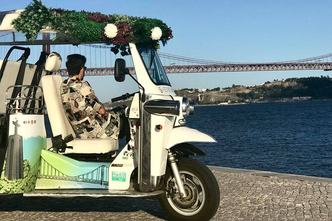 Private tuk tuk tour in old city Lisbon (Standard-1h30) - Rossio Square to Rossio Railway Station, Lisbon’s Welcome Mat