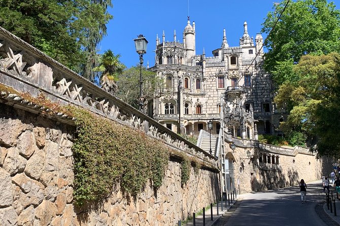 Quinta da Regaleira and Sintra visit half day private tour - Pickup and meeting points: what helps the most