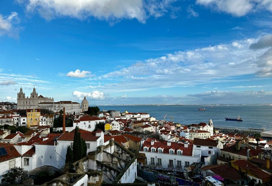 São Jorge Castle Skip-the-line Entry Ticket - Optional tuk tuk ride and quick city spotting before the gates