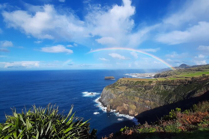 São Miguel Azores: Explore the dramatic crater of Sete Cidades - Stop 1: Sete Cidades caldera and the lakes up close