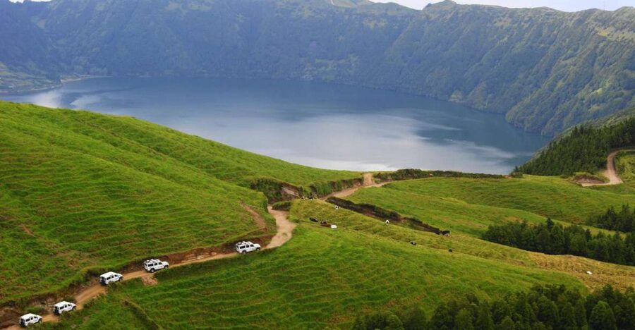 São Miguel, Azores: Sete Cidades Half-Day Jeep Tour - Sete Cidades by jeep: why this half-day feels more real