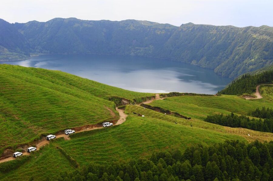 São Miguel, Azores: Sete Cidades Half-Day Jeep Tour - Crater rim views from over 2,100 feet: what you are really getting