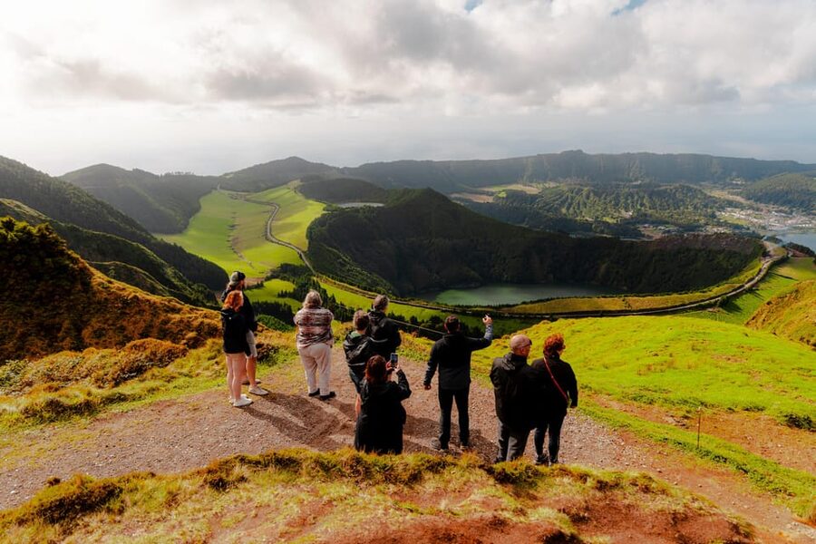 Sao Miguel: Buggy Tour Around Sete Cidades Volcano - Sete Cidades Caldera Views: Lakes, Ocean, and Photo Stops