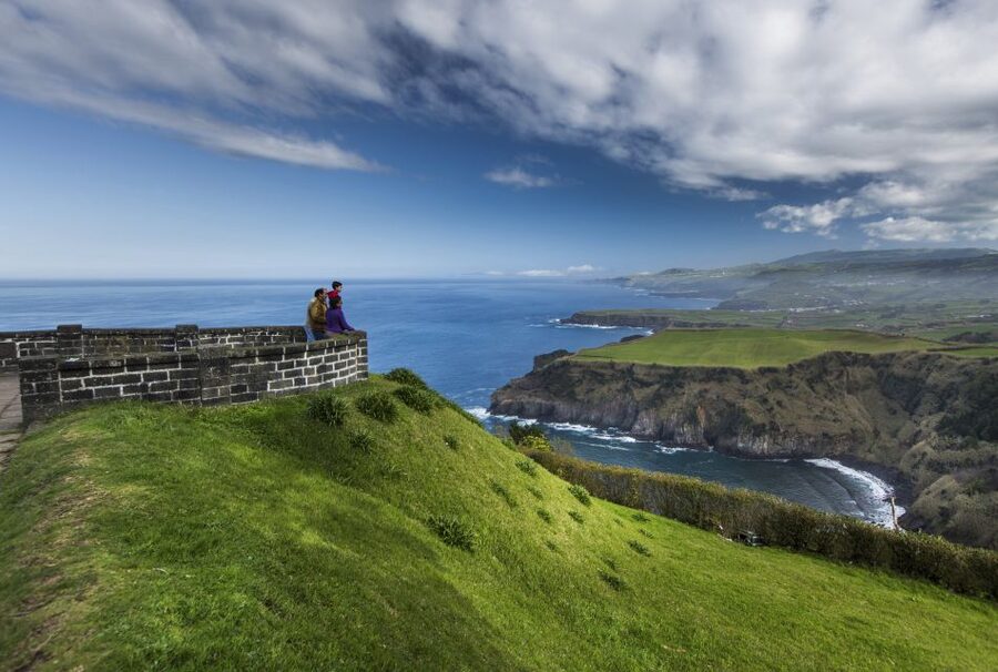 São Miguel East: Full-Day Van Tour with Lunch - Riding in an Air-Conditioned 9-Seater With a Small Group