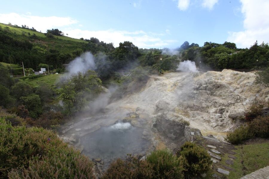 São Miguel: Furnas and Nordeste Full-Day Tour with Lunch - Hot springs choice, Poça da Dona Beija vs Terra Nostra Park pools