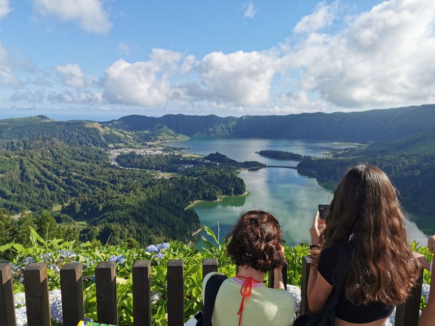 São Miguel Island: 2-Day Guided Island Tour with Meal Add-on - Tea Plantations and Liquor Tastings That Actually Add Context