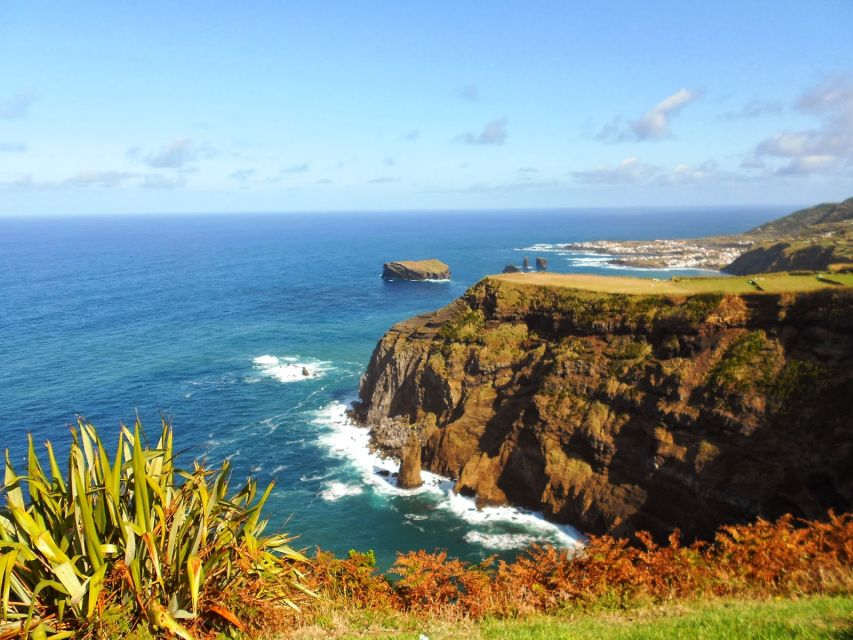 São Miguel: Sete Cidades & Lagoa do Fogo Tour with Lunch - Lunch in Lagoa: Regional Food, Drinks, and a Real Taste of the Azores