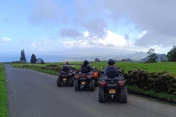 São Miguel : Sete Cidades Quad / Buggy Tour - Lagoa Verde and Lagoa das Sete Cidades: the 2-hour payoff you will remember