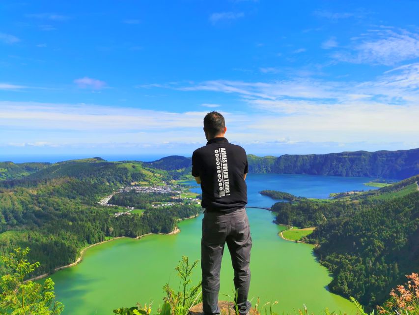 São Miguel West: Sete Cidades and Fogo Tour with Lunch - Pico do Carvão, Canary Lake, and Getting Oriented Above São Miguel
