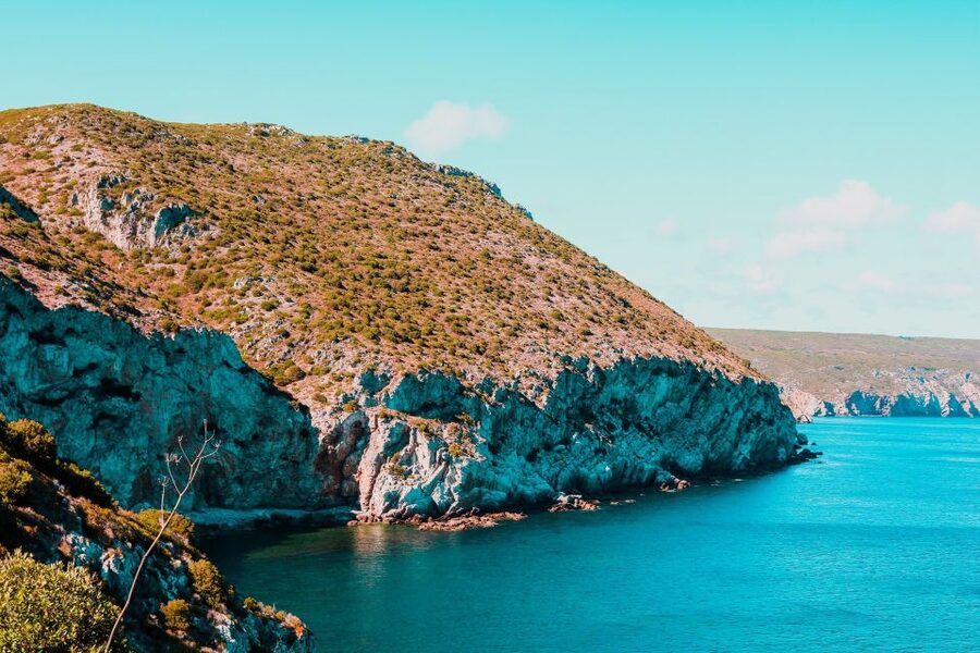 Sesimbra: Arrábida Beaches & Caves Boat Tour with Snorkeling - A 3-hour boat plan that still leaves room to enjoy the water