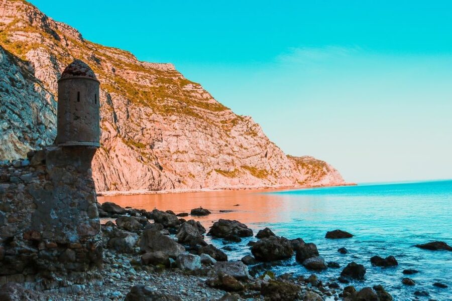 Sesimbra: Arrábida Beaches & Caves Boat Tour with Snorkeling - Arrabida snorkeling basics: masks are provided, comfort is on you
