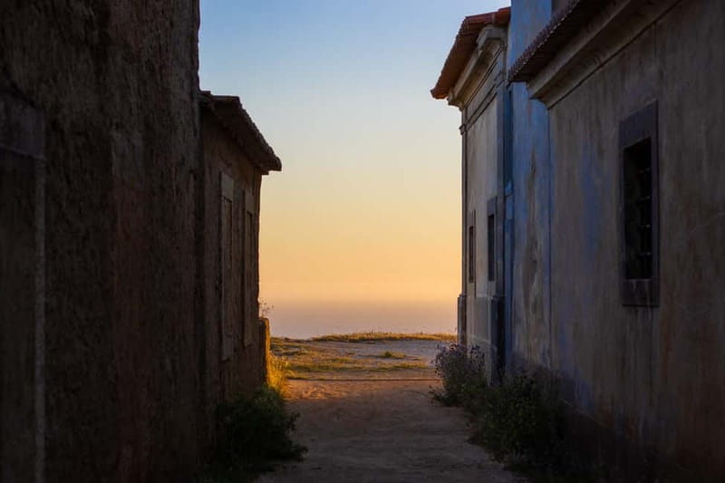 Sesimbra & Arrábida National Park Tour with 5 Wines Tasting - Castelo de Sesimbra: Moorish fortress views and what to do with your 30 minutes