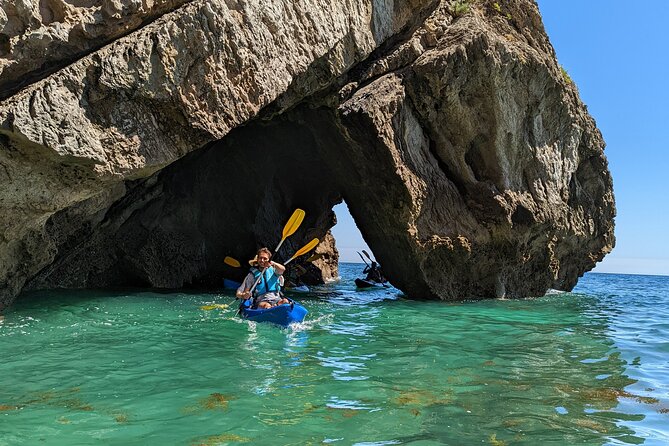Sesimbra : Guided Kayak Tour in Arrábida Natural Park & Caves - Why the guide makes the difference, especially in cave country
