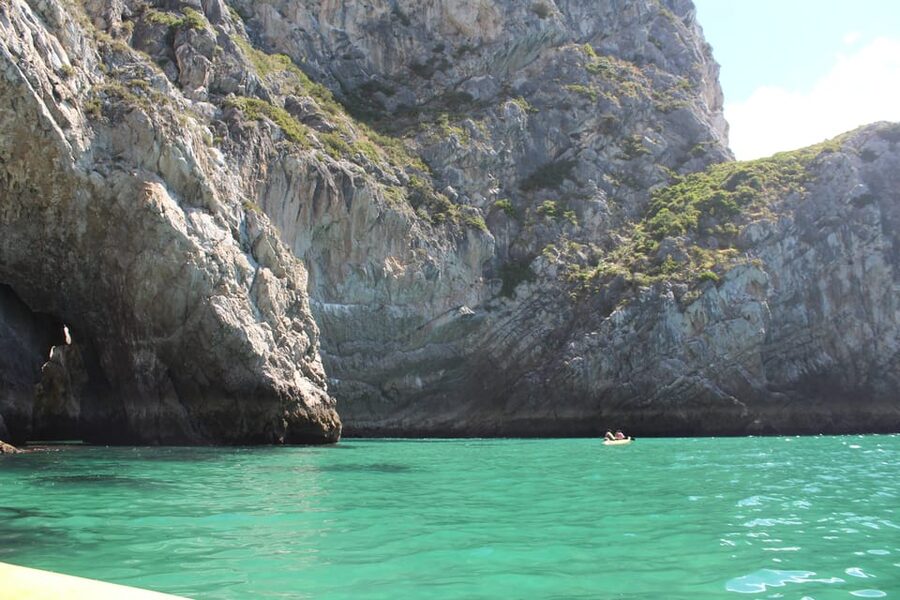 Sesimbra: Ribeiro Cavalo Beach, Caves, & Arrábida Kayak Tour - Frade’s cave and the karst formations: seeing geology from sea level