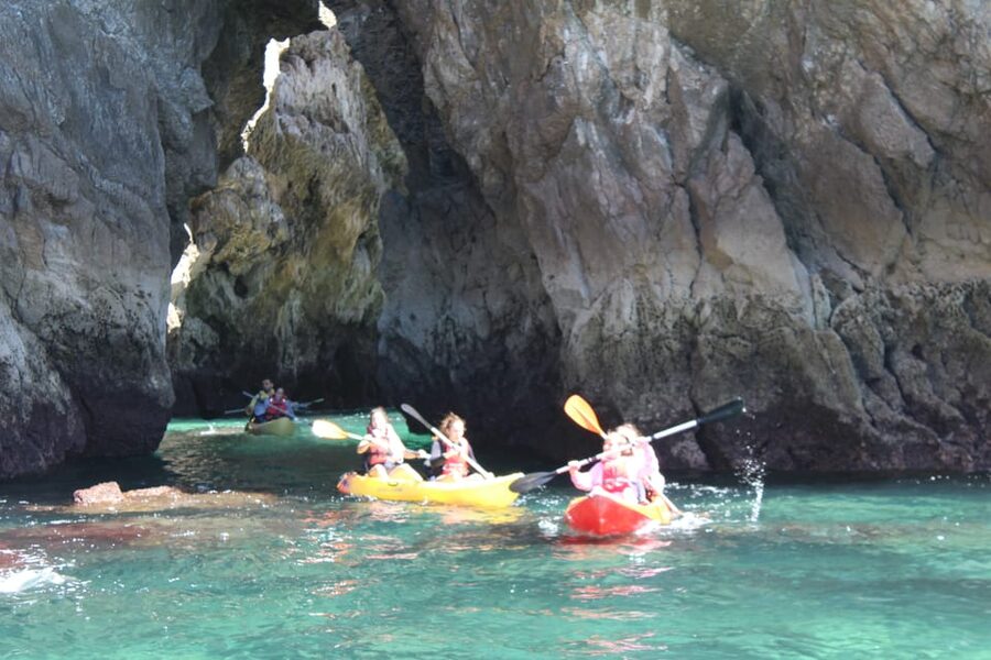 Sesimbra: Ribeiro Cavalo Beach, Caves, & Arrábida Kayak Tour - What’s included, and what that means for your day