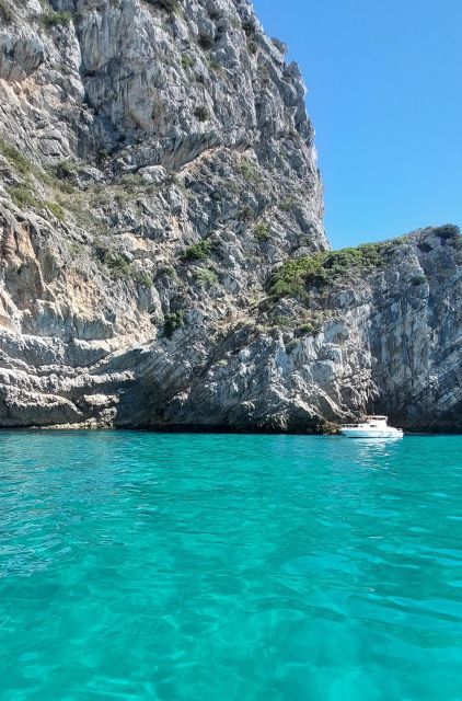 Sesimbra: Secret Bays and Beaches Boat Tour with Snorkeling - Key highlights you will care about