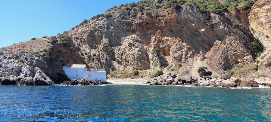 Sesimbra: Secret Bays and Beaches Boat Tour with Snorkeling - Ribeiro do Cavalo Beach: where snorkeling starts to feel real