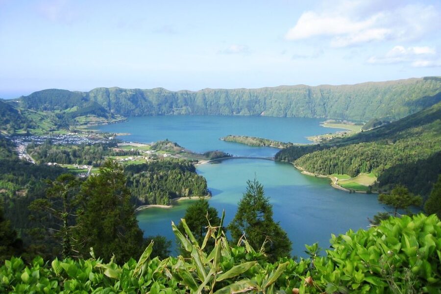 Sete Cidades Azores 4x4 Day Tour from Ponta Delgada - Lunch in Sete Cidades village: local food break, not just a pause