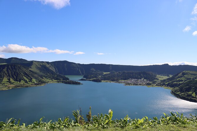 Side by Side Tour - Sete Cidades from North Coast (Half Day) - Miradouro do Cerrado das Freiras: Blue Lagoon dirt paths and lake-level drama