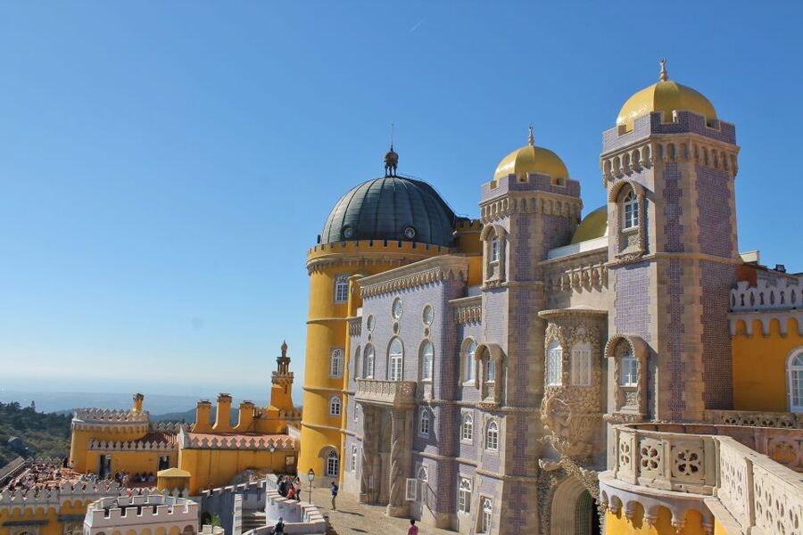 Sintra and Cascais: Full-Day Private Sightseeing Tour - Monserrate Palace and Gardens: Color, Curves, and the Best Kind of Pretty