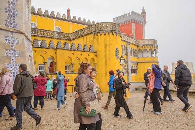 Sintra and Cascais Small-Group Day Trip from Lisbon - Hitting Lisbon’s morning meeting point and getting out fast