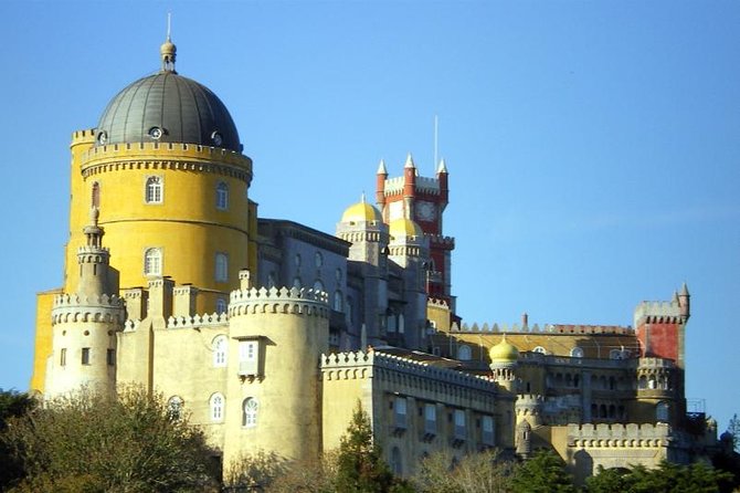 Sintra & Cascais Day Tour with Pena Palace Entry and Gardens Walk - How the day starts in Lisbon (pickup, timing, and comfort)