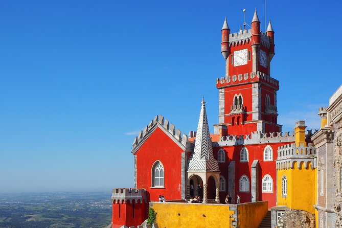 Sintra-Cascais-Pena Palace 8-People Small Group Tour from Lisbon - Why This Is a Great Way to Do Sintra and Cascais in One Day