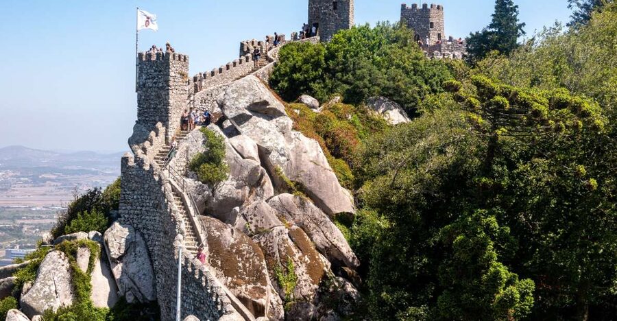 Sintra: Castle of the Moors & Quinta Entry with Audio Guides - What to do before you go: app download, storage, and headphones