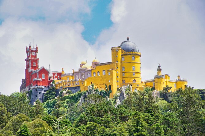 Sintra Full Day tour from Lisbon - small group tour - Centro Historico de Sintra: Pastries, Alleys, and the “Real” Old Town Feel